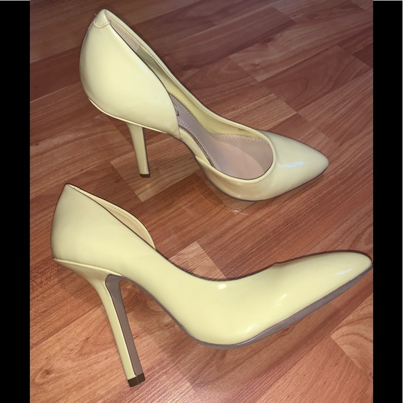 BCBG Shoes - BCBG yellow patent leather high heels size 7